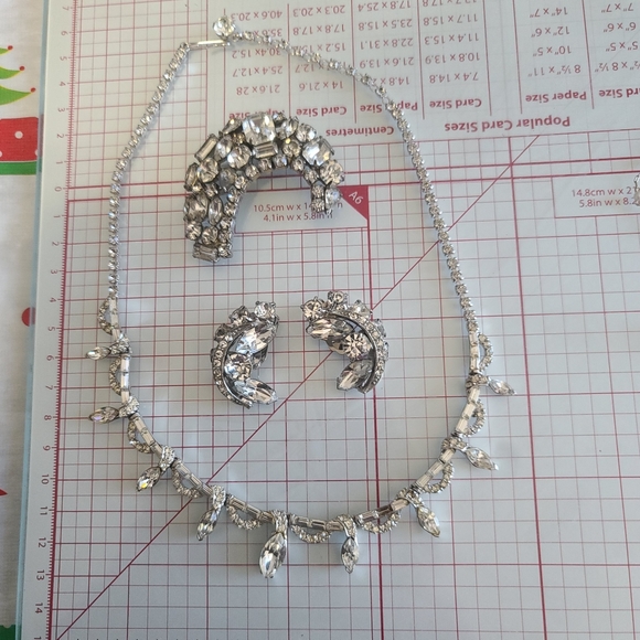 1950s Rhinestone Jewelry Set - Picture 6 of 7